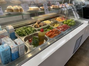 Fresh juices & lots of treats  at RAWR Bar in Apollo Bay