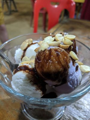 Coconut and taro icecream with chocolate and peanuts at Kohco Man in Koh Phayam