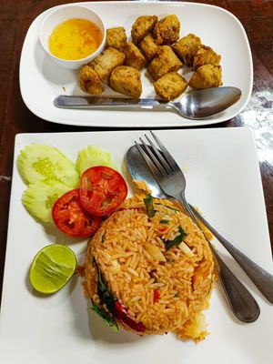 Fried Rice and Crab at Nop Nan in Bangkok