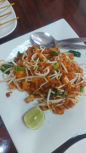 Pad thai at Nop Nan in Bangkok