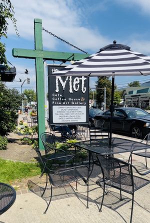 Storefront  at The Met Coffee House and Art Gallery in North Conway