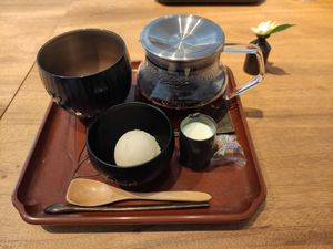 Tea and amazake icecream at Cafe Guri in Kamakura