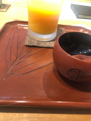 食後のデザートも、鎌倉掘りの器とお盆で😌 at Cafe Guri in Kamakura