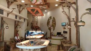 Whole restaurant at The Saints Stores in Thessaloniki