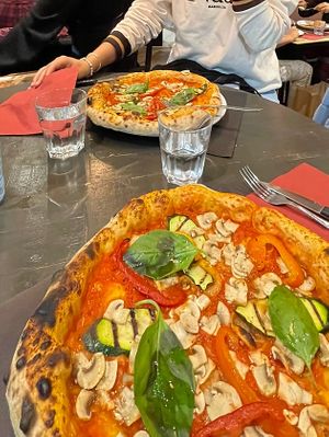   at u Fraulino in Paris