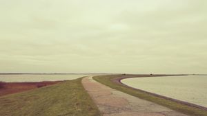 Rantum basin and dike / levee right next to the Kaffeerösterei at Kaffeerösterei in Sylt