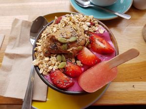 Dragonfruit Bowl at Serenity Now in Glasgow