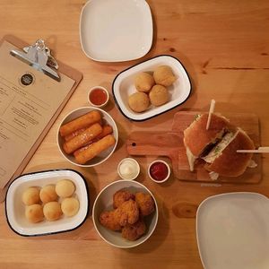 Various starters and the Essential burger at Essential Vegan @ Ten to One Bar in North London