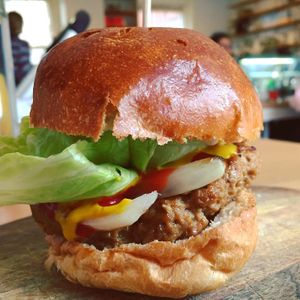 Essential burger, £8 at Essential Vegan @ Ten to One Bar in North London