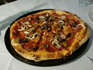 vegan pizza at Hav Senso by Captain Spriss in Gozo