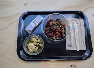 To go or for here lunch at LIIFE in Paris