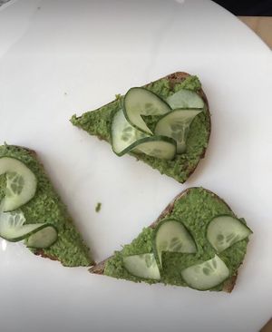 Avo toast at LIIFE in Paris