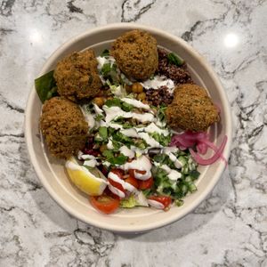 Falafel bowl customized with all my favorite options  #Veganuary at Hummus in Henderson