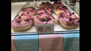 Berry at La Donuteria in Bratislava