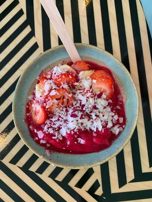 Dragon Bowl at Cafe Nutrients in Naples