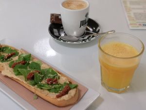 Hummus toast at Vegan Bombon in Alicante