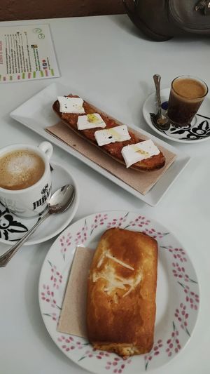 Tostada con queso fresco, napolitana jamón y queso at Vegan Bombon in Alicante
