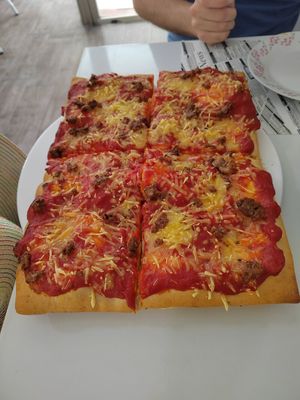 Beyond Burger Pizza at Vegan Bombon in Alicante