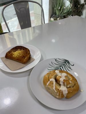 Empanada and cinnamon roll  at Vegan Bombon in Alicante