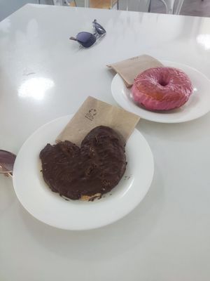 Chocolate pastry and strawberry donut at Vegan Bombon in Alicante