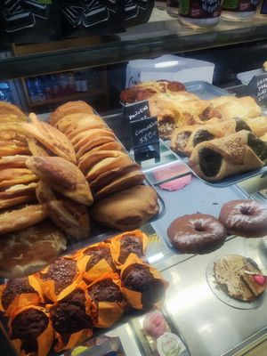 Empanadas at Vegan Bombon in Alicante