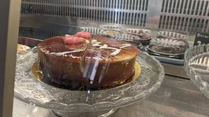 Cake at Vegan Bombon in Alicante