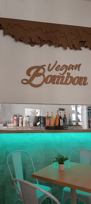 Déco intérieure at Vegan Bombon in Alicante