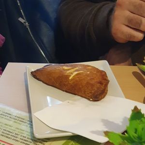 Empanada de cebolla caramelizada y queso #Veganuary at Vegan Bombon in Alicante