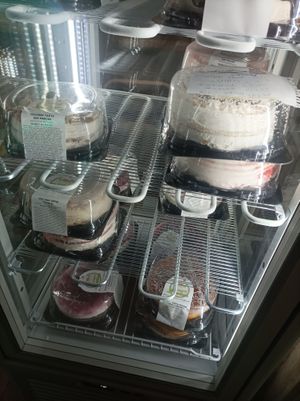 Cheese cakes at Vegan Bombon in Alicante