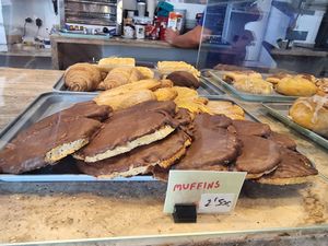 Palm leaves and croissants at Vegan Bombon in Alicante