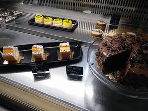 cakes at Vegan Bombon in Alicante