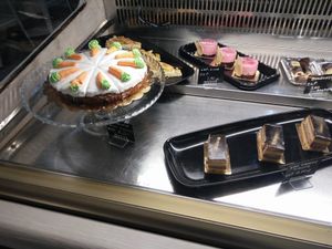 cakes at Vegan Bombon in Alicante