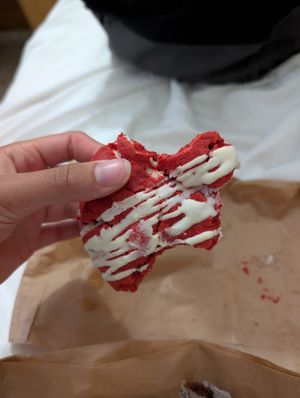 Red velvet cookie at Vegan Bombon in Alicante