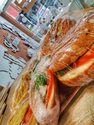 Sanwiche  abocado, chesse  vegan ... at Vegan Bombon in Alicante