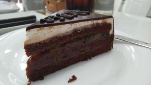 Sacher Torte at Vegan Bombon in Alicante