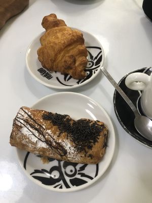 Napolitana y  🥐  at Vegan Bombon in Alicante