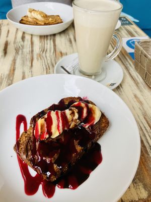 Banana bread and chai latte with soy milk at Amelie Green in Gran Canaria