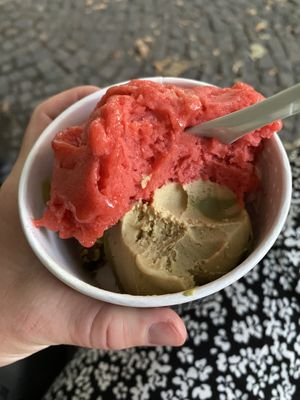 Veganes Pistazieneis, so unglaublich lecker.   at Luculus Ice Saloon in Bratislava