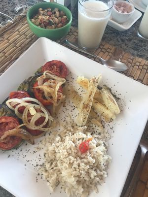 Almoço servido na pousada at Pousada Ecohar Yoga in Maragogi