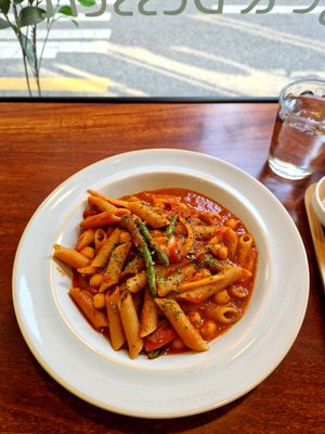 chickpea organic whole wheat penne pasta with tomato sause😍 at Sun - 카페 in Seoul