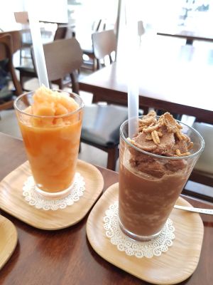 Carrot Citron Smoothie and Soy Mocha Chocochip Frappe. at Sun - 카페 in Seoul