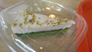 Limetkovo kokosovy kolacik at Veg Life - Prievoz in Bratislava