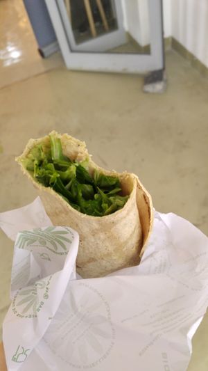 Kupene v stanku Gluten freaks. Raz som tu mala vegan tortilu a bola genialna.. dnes ze ved zopakujem no sklamanie trochu.. bola 3x mensia ako po prvy raz, chybala sol a citron.. at Veganske hody Slovensko  in Bratislava