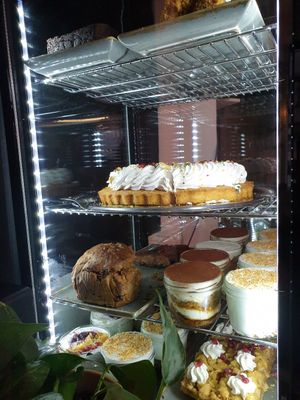 Changing cake selection #Veganuary at Mana - Schöneberg in Berlin