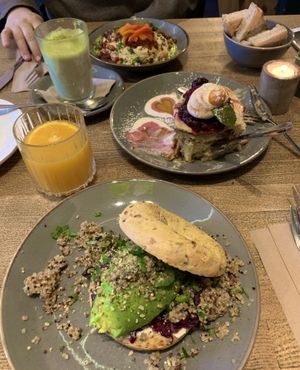 Avo bagel, shakshuka and cinnamon roll   at Mana - Schöneberg in Berlin