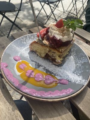 Zimtschnecke  at Mana - Schöneberg in Berlin