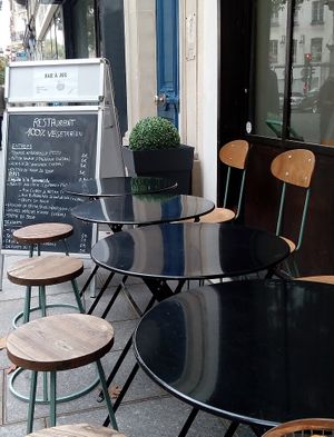 Outside seating at VegEateria in Paris