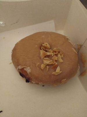 Donut de turrón at Bite Me Cafe in Madrid