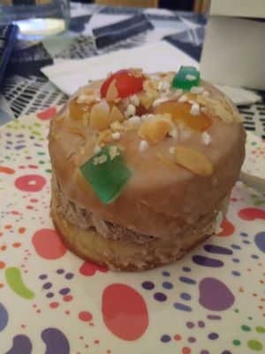 De roscón con trufa at Bite Me Cafe in Madrid