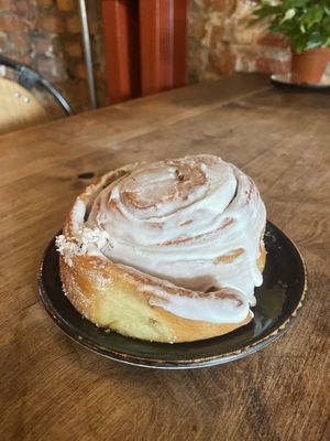 Cinnamon roll   at Bite Me Cafe in Madrid